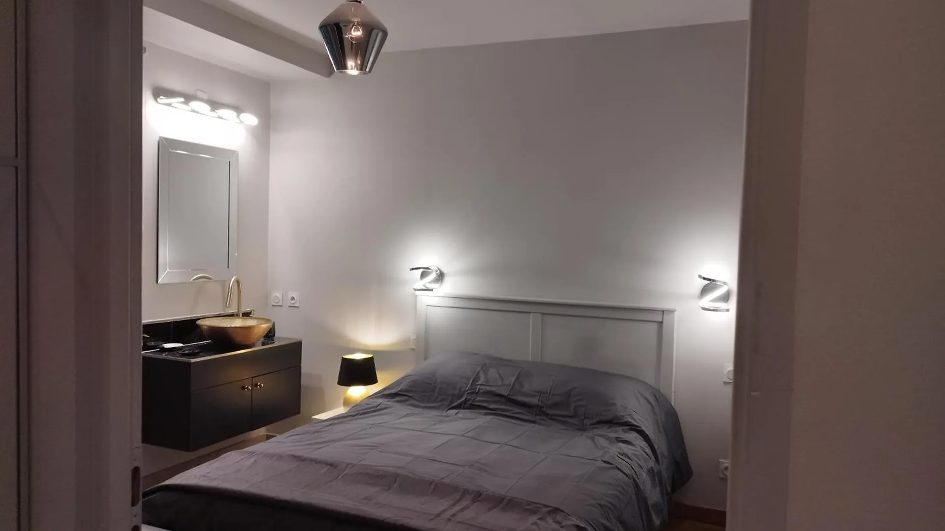 Appartement Luxe Dans Villa Borghese La Boisse