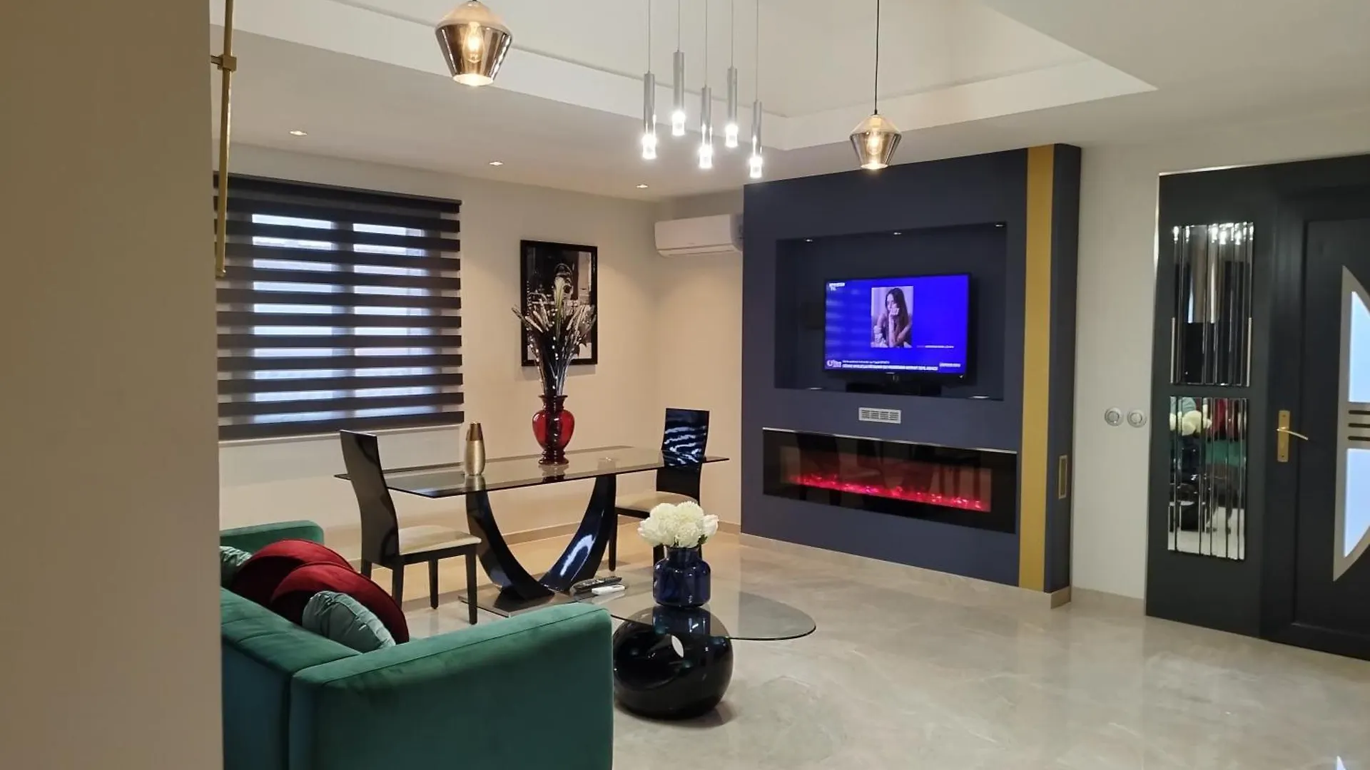 Appartement Luxe Dans Villa Borghese La Boisse