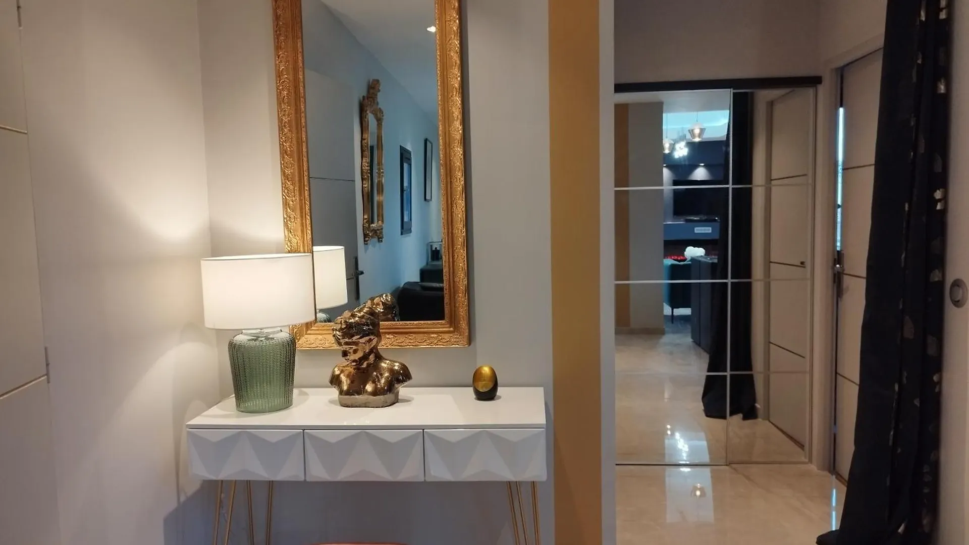 Appartement Luxe Dans Villa Borghese La Boisse France